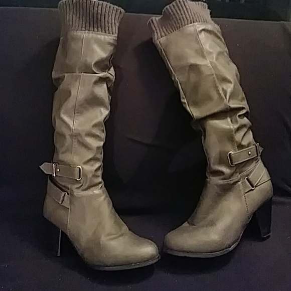 Shoes - White Lane Long Gray Boots Sz 6